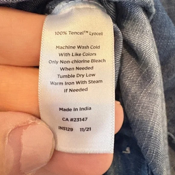 Talbots Denim Nautical Cottagecore Top With Button Detail On The Side Size M - Picture 10 of 11